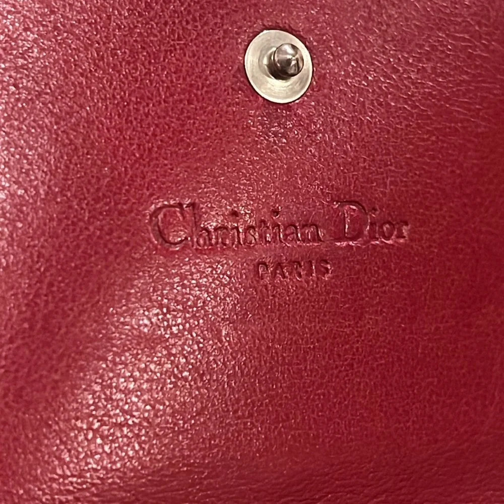 CHRISTIAN DIOR
Cannage Wallet On Chain Authentic - Picture 10 of 15